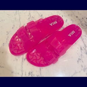 Mia jelly slides